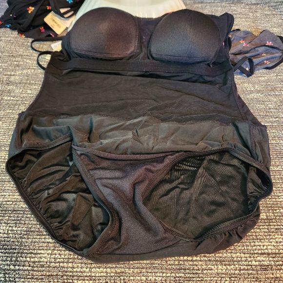 New Secretly Slender Skirted Swimsuit 1 piece New with Tags 14 Saint Johns Bay - Picture 6 of 8